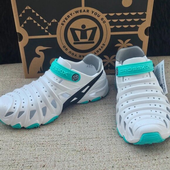 Crosskix Shoes Waterproof Unisex Outdoor Shoes Closed Toe Slip On Size 7US 39EU - Picture 3 of 12